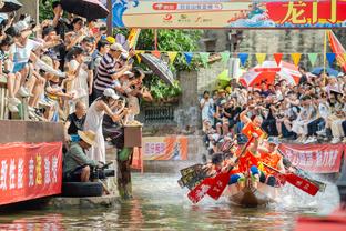 英超官方祝福弗格森生日：足球运动真正的传奇生日快乐！